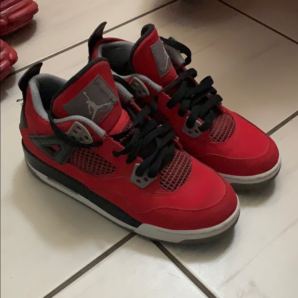 Fire red 4’s Jordans